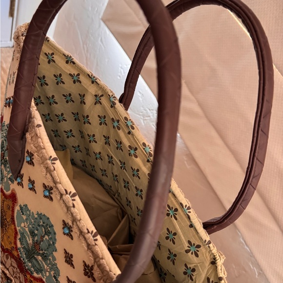 Gorgeous Mary Frances Large Tote Bag - Picture 4 of 9